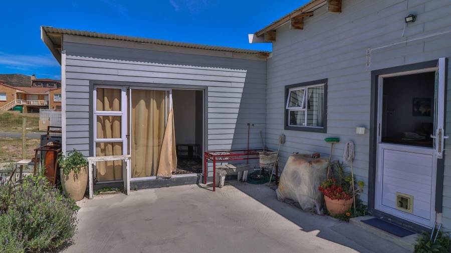 4 Bedroom Property for Sale in De Kelders Western Cape